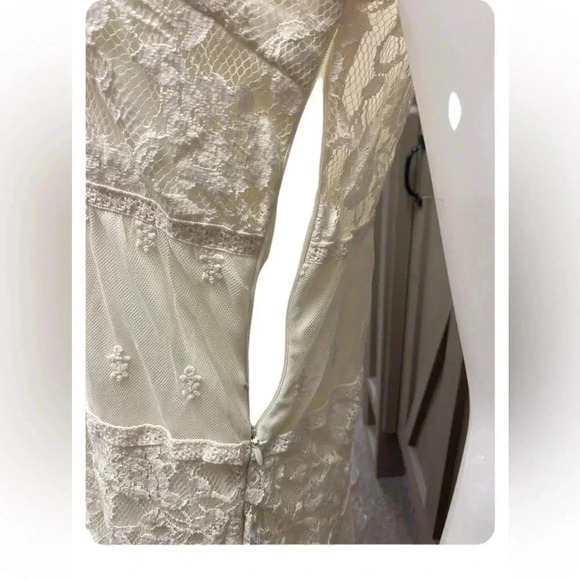 Rebellion Boho White Ivory Lace Mini Flowy Dress Size Medium - Picture 4 of 7